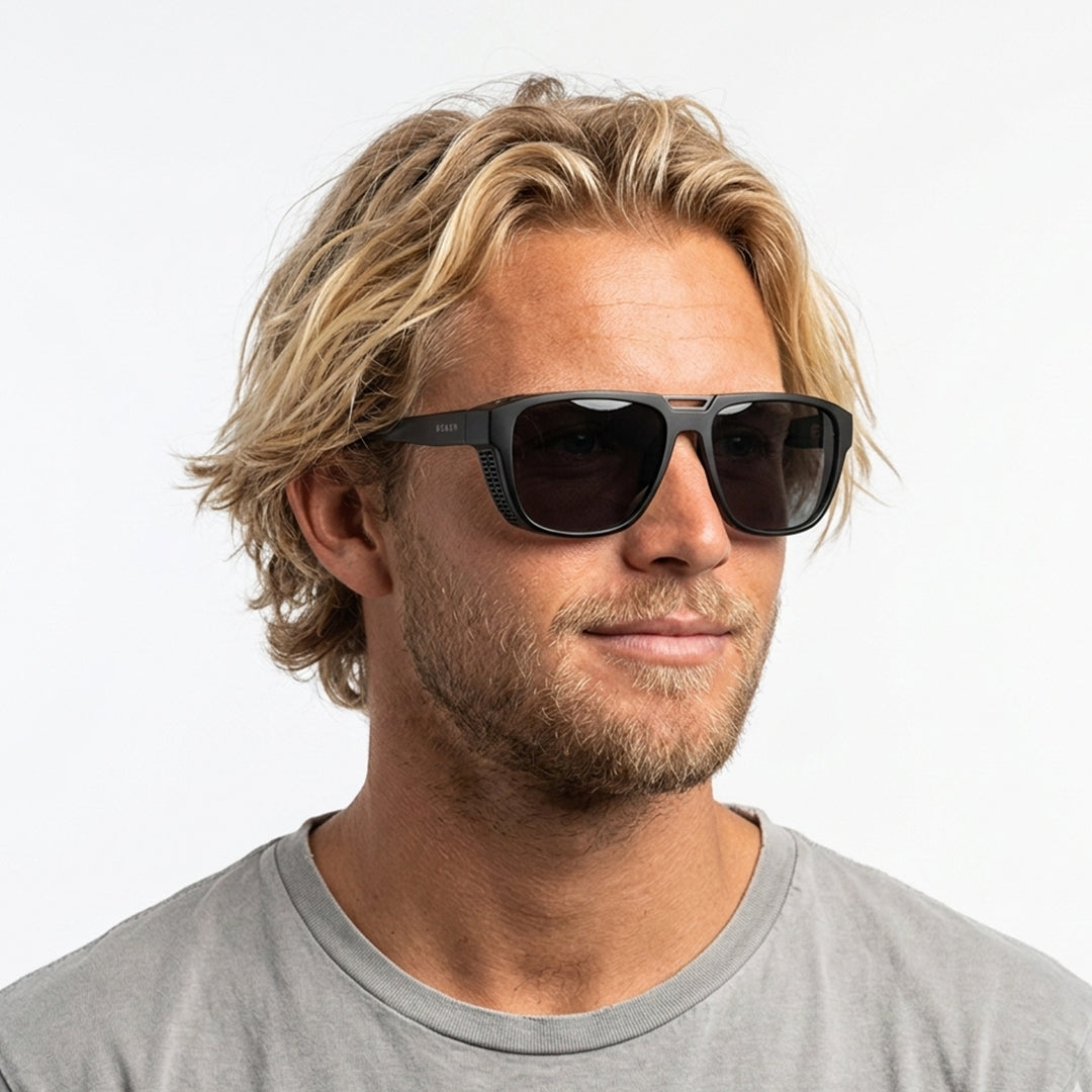 WINDSURF - Matte Black frame / Smoke lens