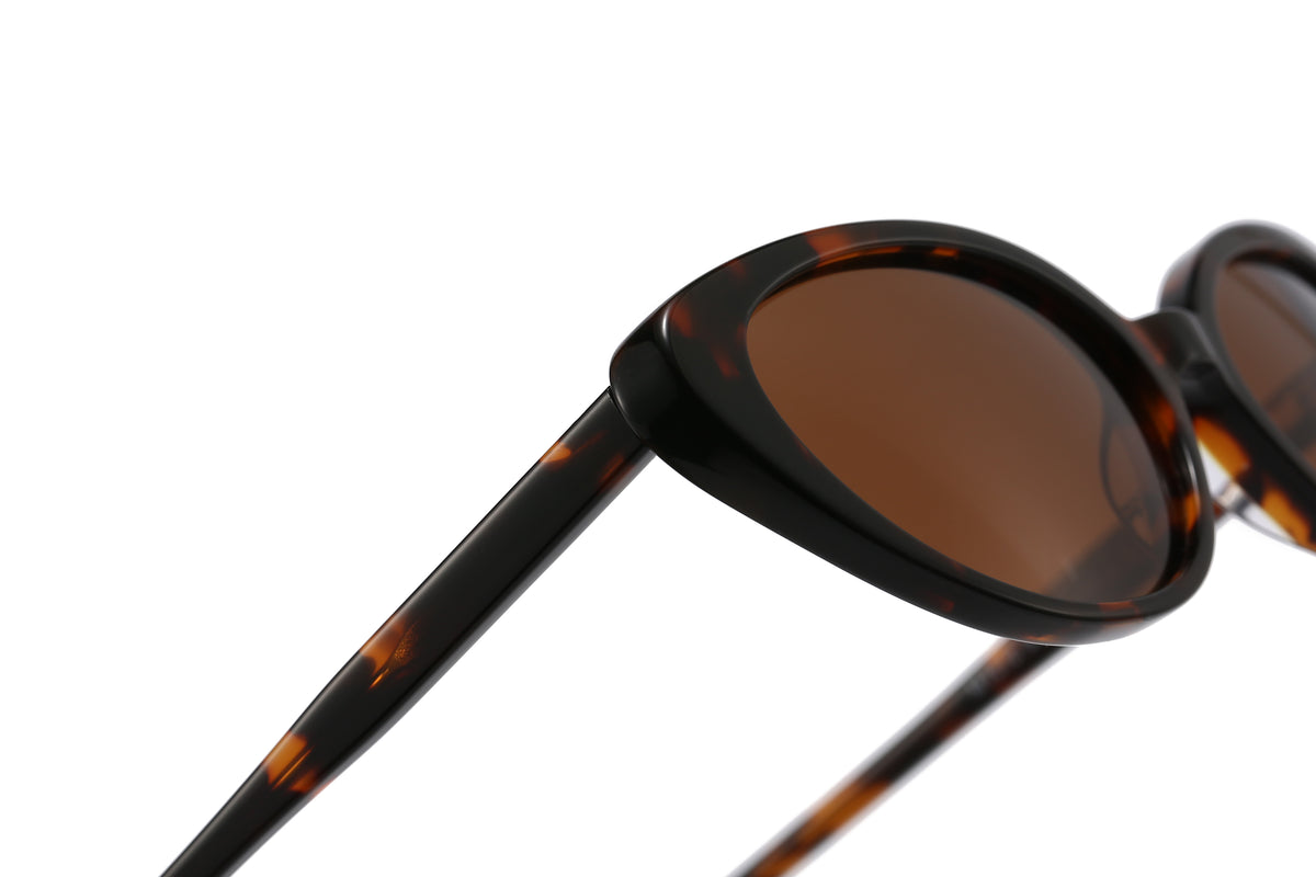 AMOUR - Shiny Black frame / Smoke lens
