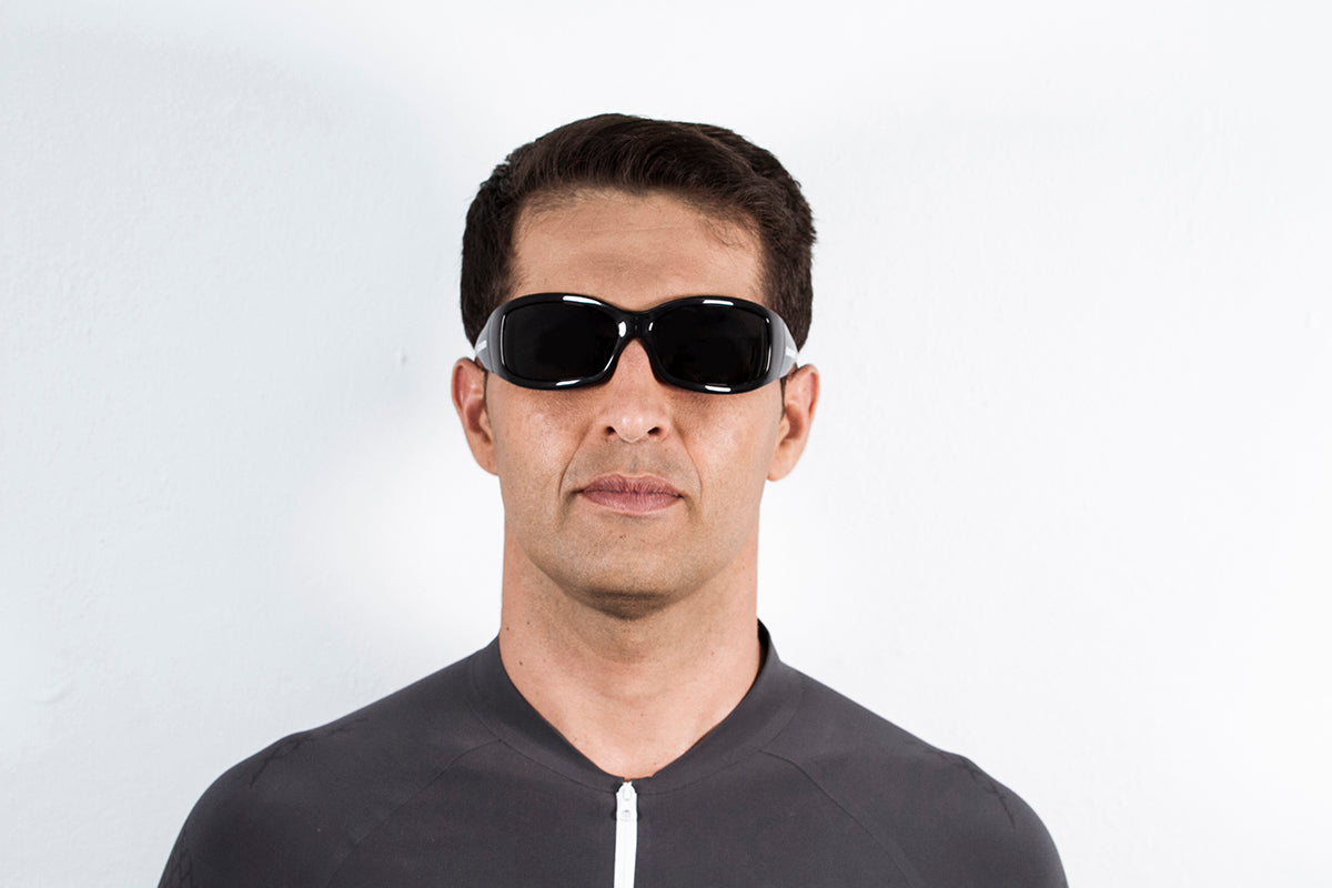 MENTAWAY - Shiny Black frame / Smoke lens