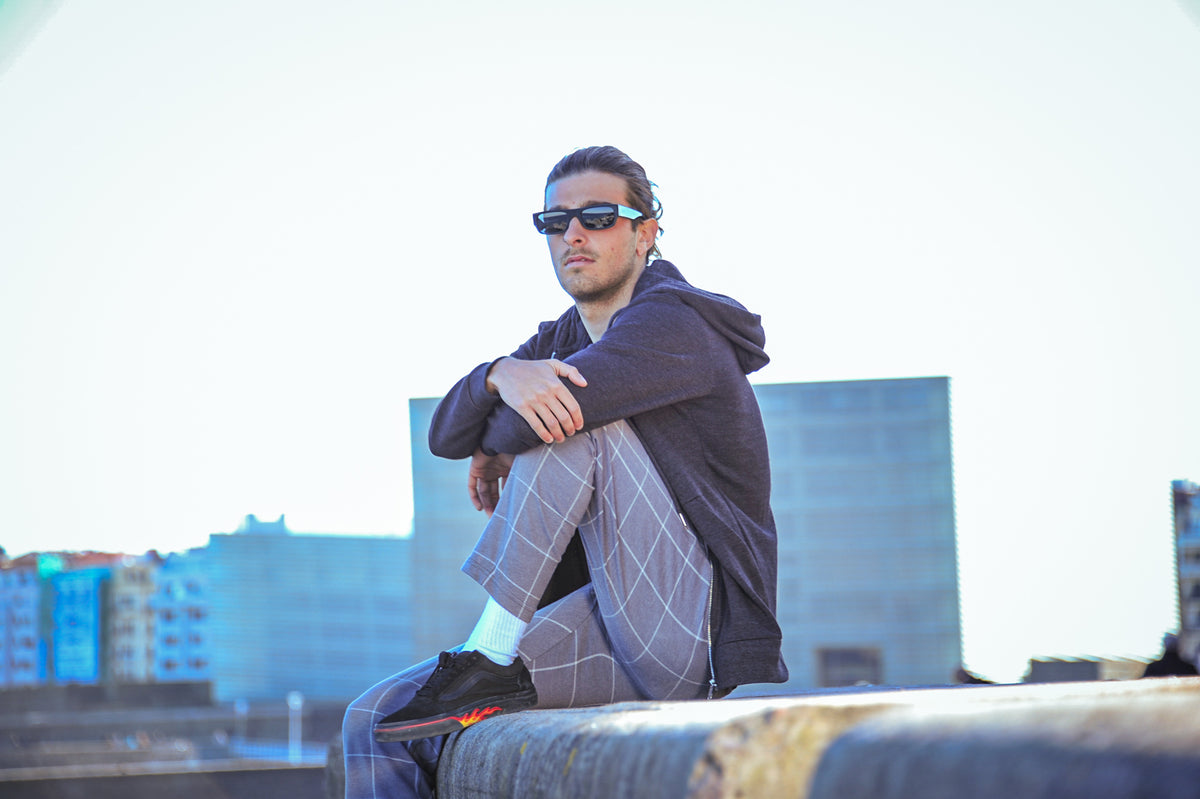 NEWMAN - Shiny Black frame / Smoke lens