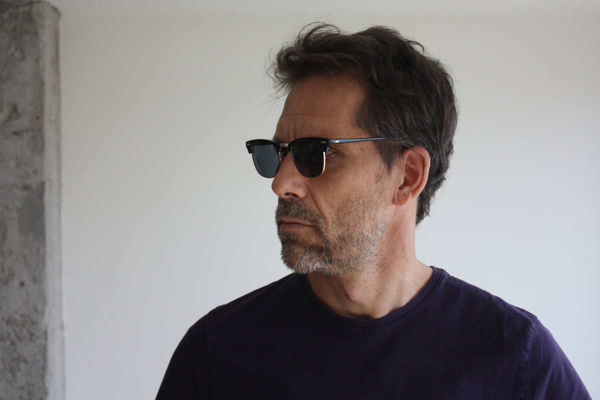 MR. BRATT - Shiny Black frame / Smoke lens