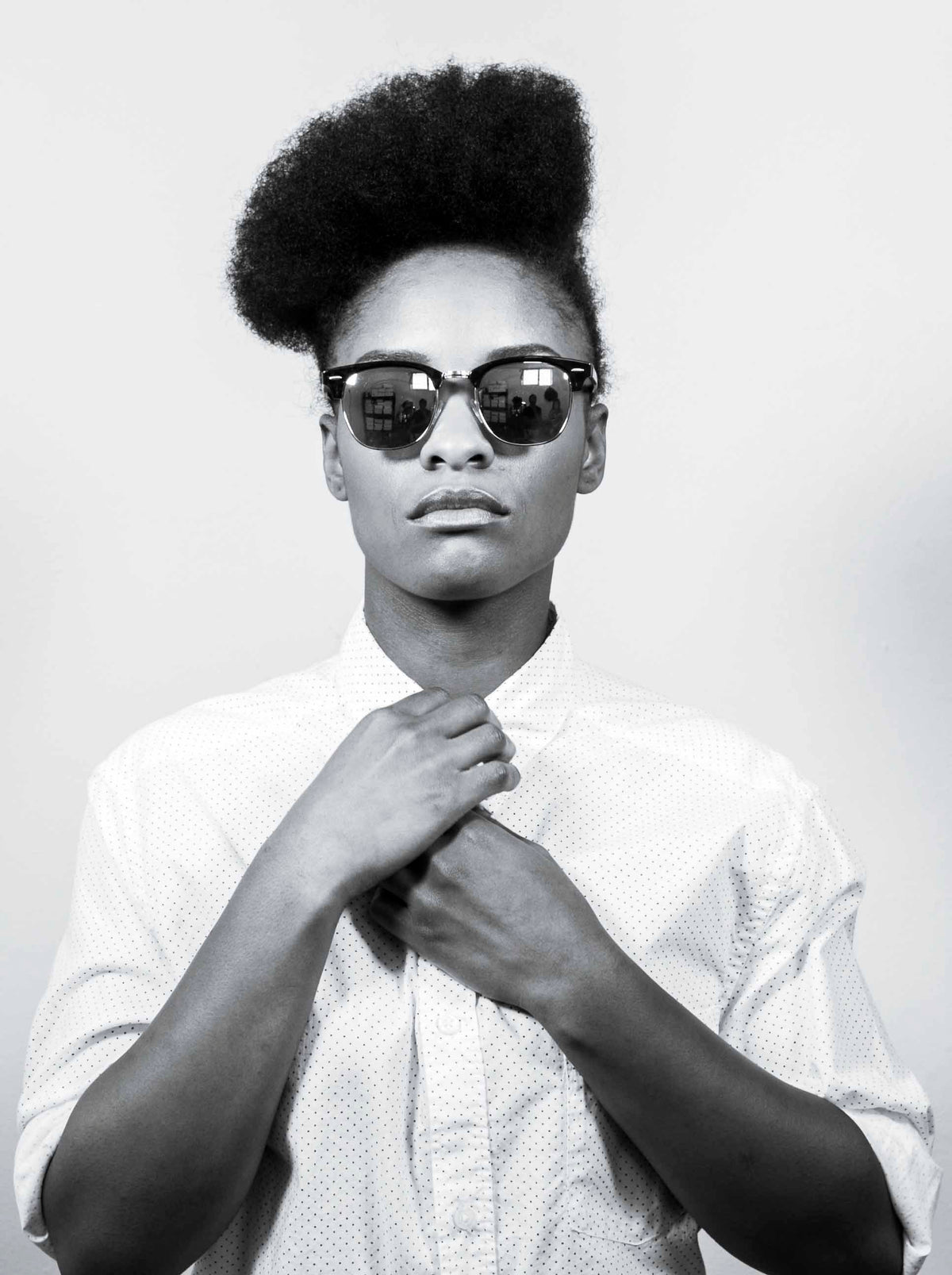 MR. BRATT - Shiny Black frame / Smoke lens