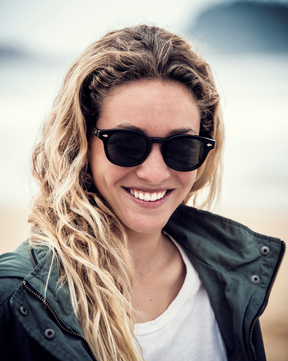 HAMPTON - Shiny Black frame / Smoke lens