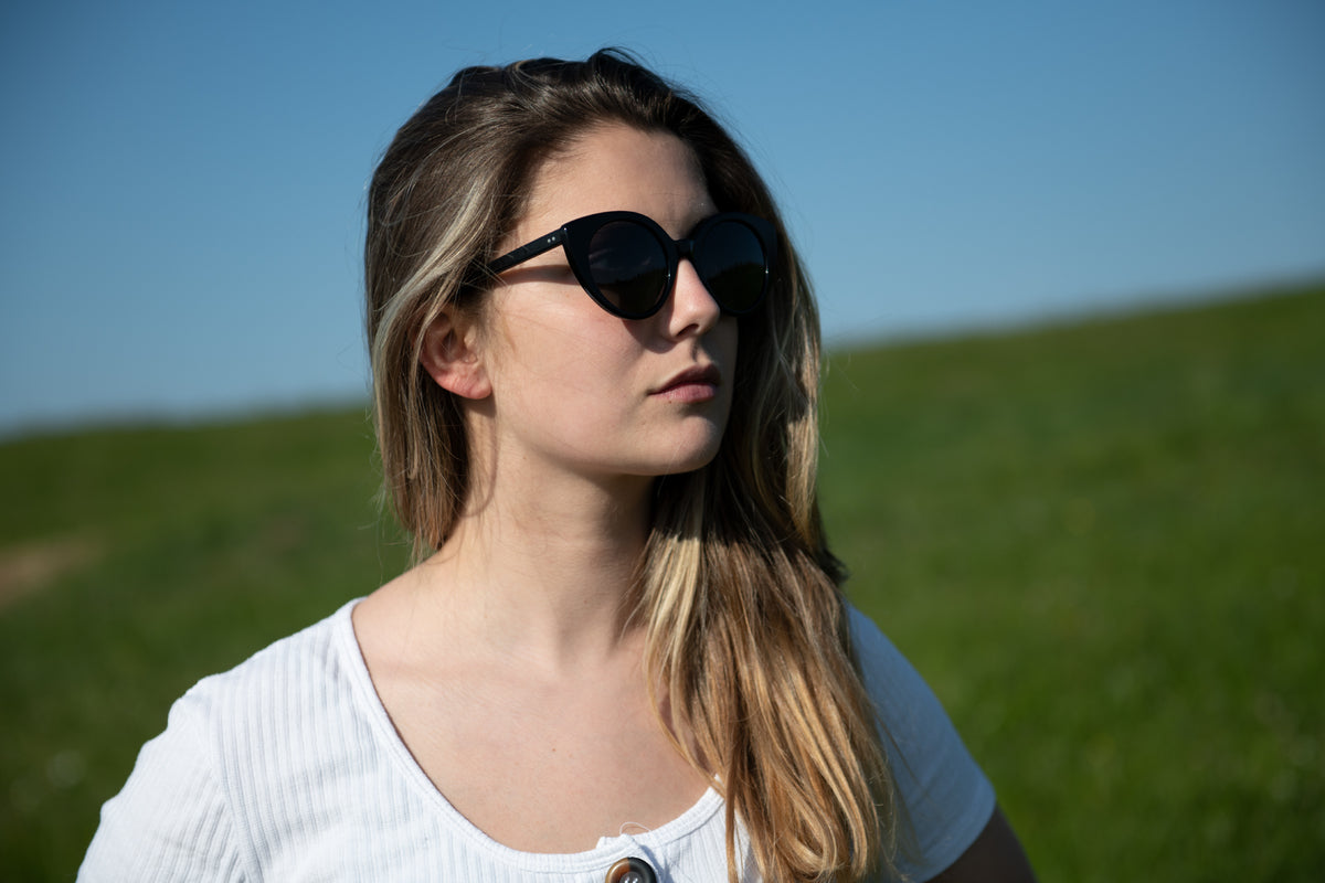 GRETA - Shiny Black frame / Smoke lens