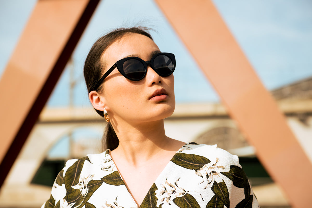 GRETA - Shiny Black frame / Smoke lens