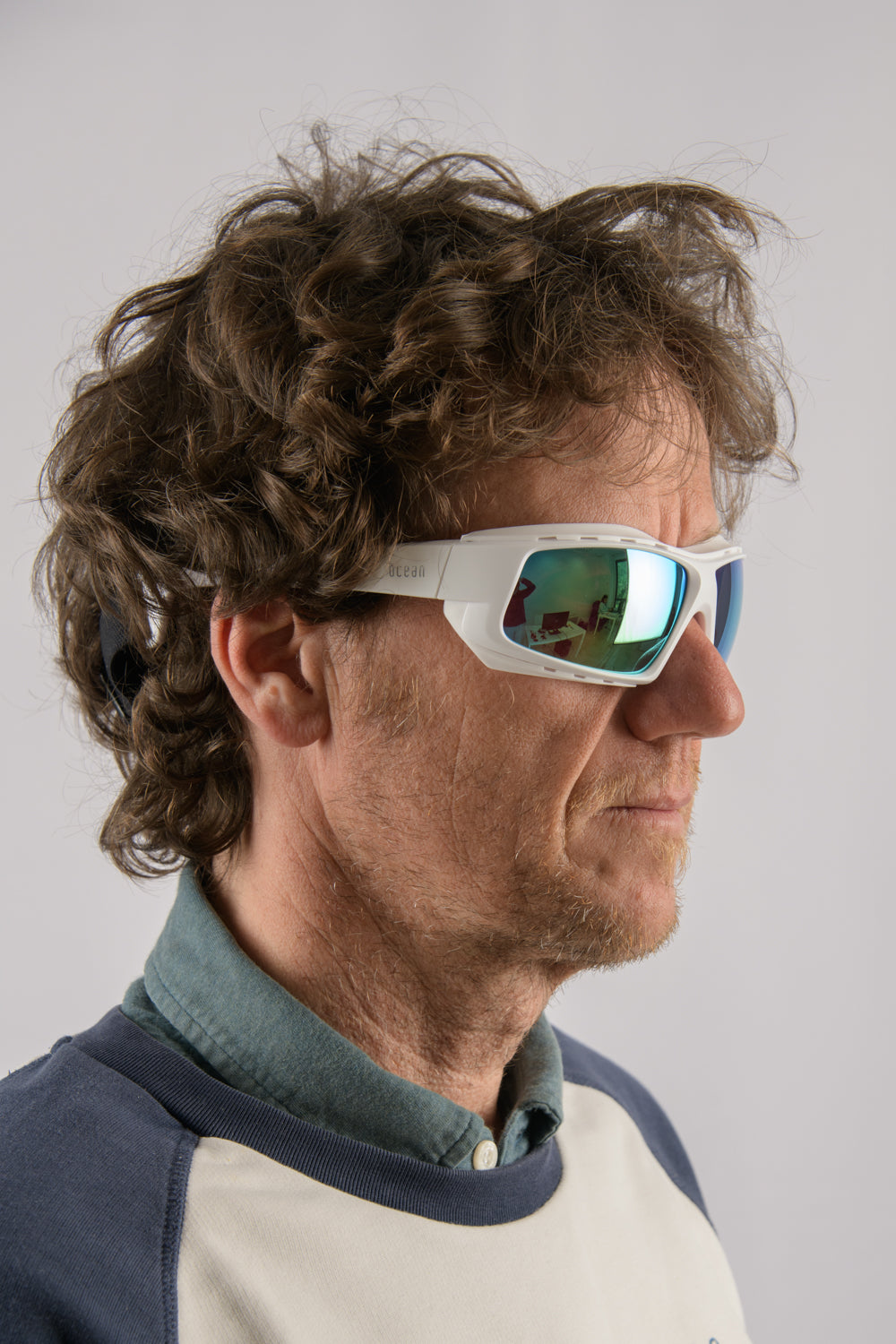 PAROS - Matte White frame / Revo Blue lens
